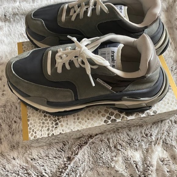 Balenciaga Triple S Multi Panel Sneakers - Picture 4 of 6